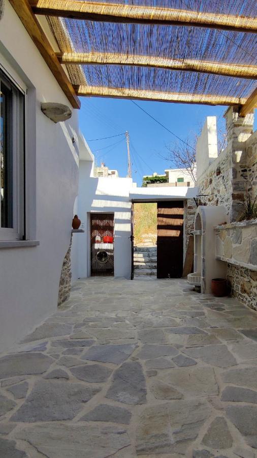Laina Traditional Guest House Apérathos Exterior foto